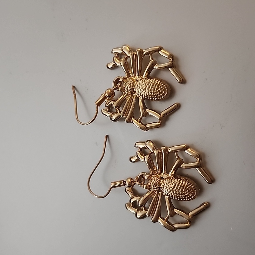 Last One SPIDER Earrings SPOOKY  Favorite